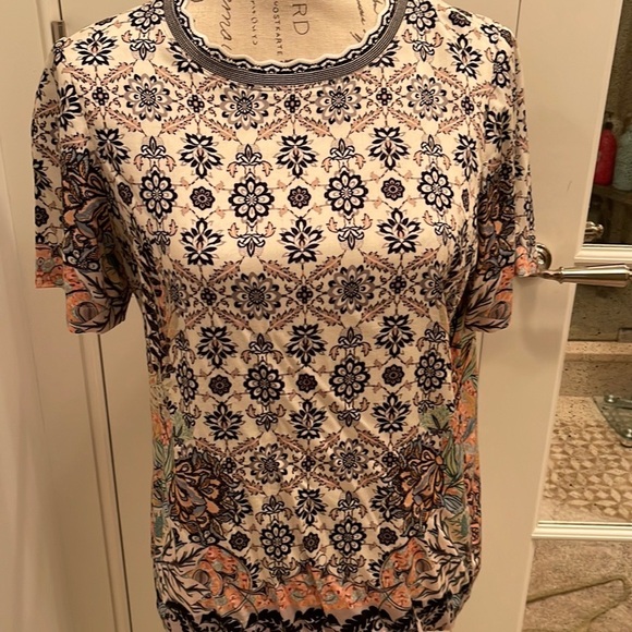 Hale Bob M Floral Short Sleeve Top in NEW Condition Poly/Spandex Blend - Picture 10 of 15
